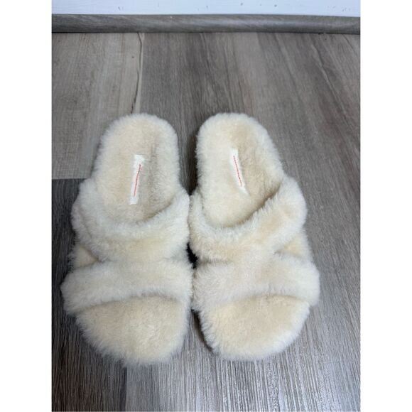 Manolo Blahnik Chilpa Shearling Flat EU37/US7 $1095 - Picture 6 of 13